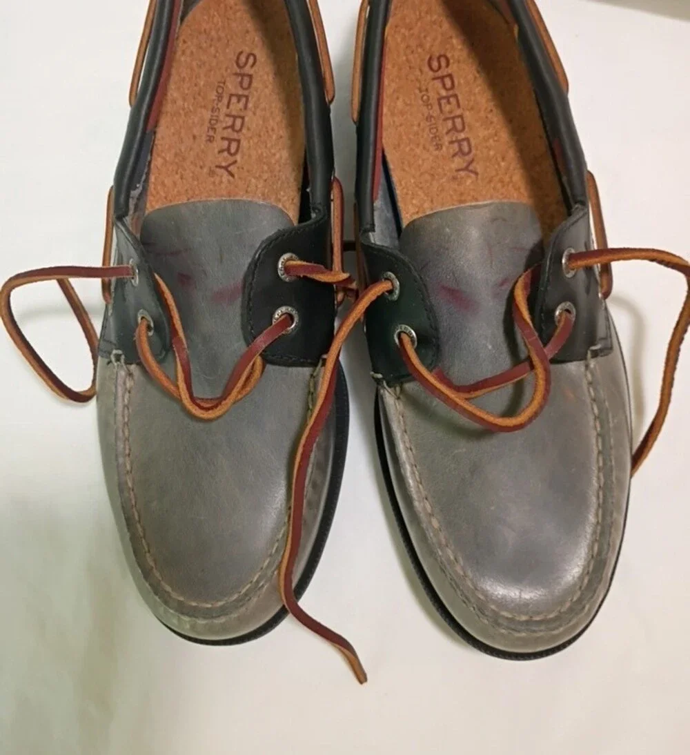 Sperry Men’s Gray Leather Boat Shoes with Brown Leather Laces Size 8.5 EUC